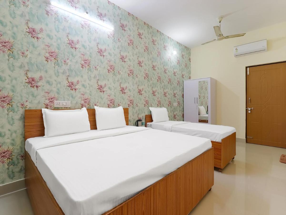 Oyo 84661 Lakshmi Home Stay Jhājra Exteriér fotografie